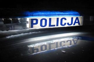 Afera w policji w Pruszkowie! Policjant uderzył w samochód i zwiał poszkodowanemu
