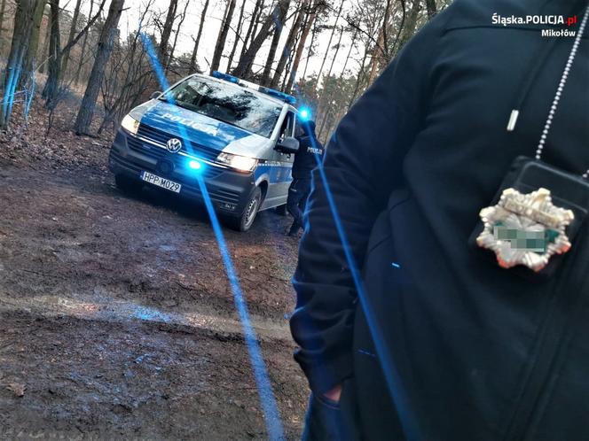 Gostyń. W lesie znaleziono niewybuchy. Ktoś je tam porzucił. Szuka go policja