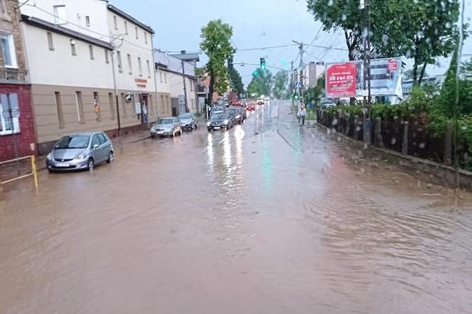 Pogodowa masakra w Polsce. Woda zalała ulice! To nie koniec burz i ulewnych deszczów