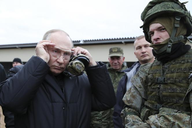 Putin odwiedził żołnierzy na poligonie