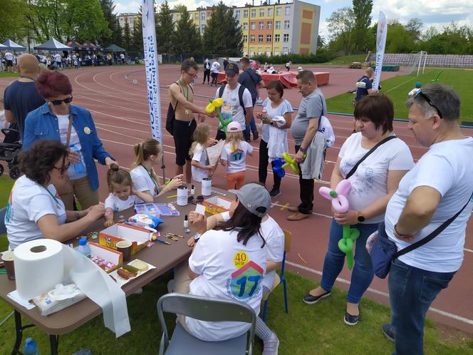 Zobacz uczestników maratonu charytatywnego zorganizowanego przez siedlecką Siedemnastkę