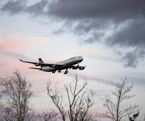 Popularna linia lotnicza podnosi ceny biletów! Wszystko przez zmiany klimatu