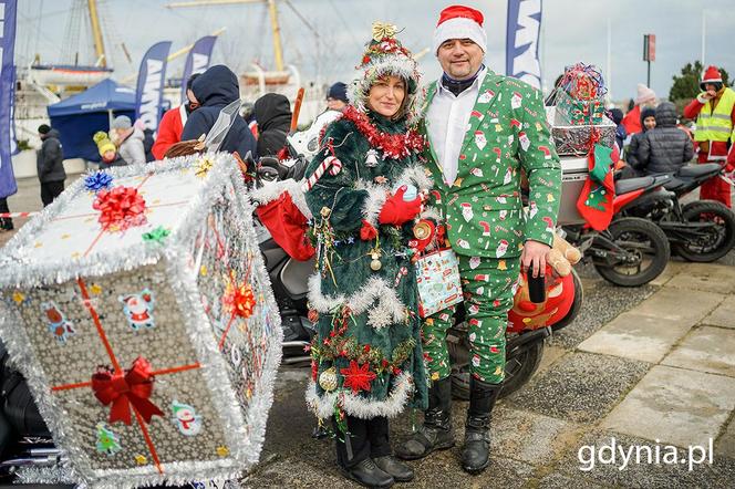 Mikołajkowa parada przejechała ulicami Trójmiasta! Nie zabrakło elfów i śnieżynek 