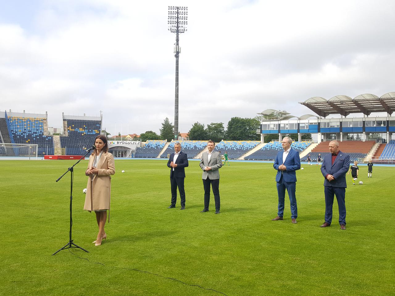 Sportowe Wakacje Plus. Minister zapowiedziała w Bydgoszczy nowy program rządowy [AUDIO]