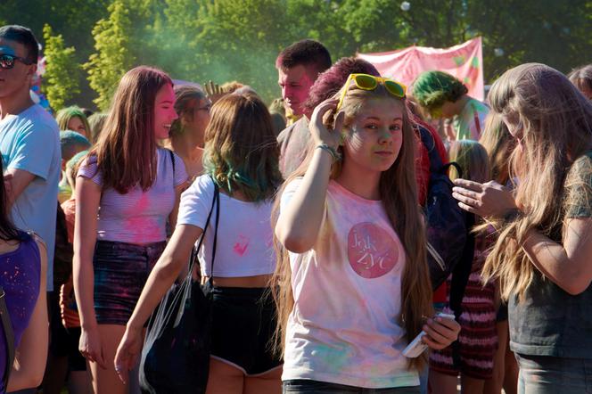 Lublin: Festiwal Kolorów 2018. Kolory Holi wystrzeliły w powietrze!