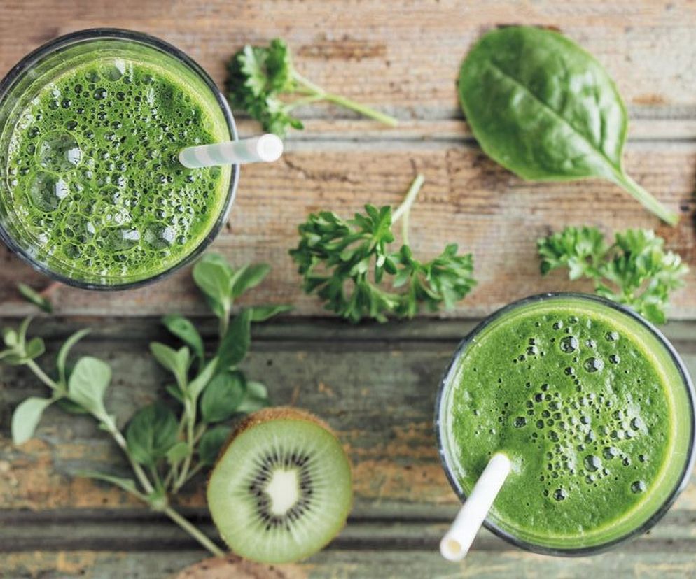 Zielona dieta koktajlowa J.J. Smith, Wyd. Bukowy Las; Fot. © Profimedia/Corbis/Westend61