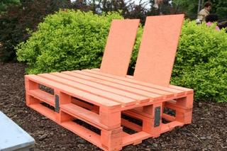 Jak zrobić meble ogrodowe z palet drewnianych? Designerski fotel ogrodowy z palet krok po kroku