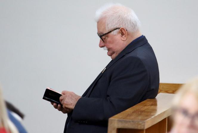 Lech Wałęsa na niedzielnej mszy