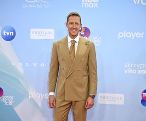 Krzan pokazała majtki, a Krupińska wyglądała jak syrenka. Tłum gwiazd na Top of the Top Sopot Festival 2025