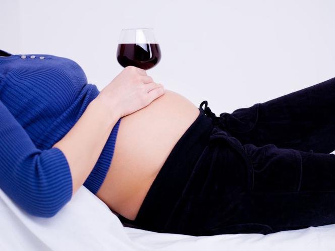 Piłam alkohol nie wiedząc o ciąży. Czy moje dziecko będzie chore?