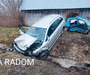 Koszmarny wypadek w Płaskowie. 3 osoby w szpitalu, w tym 12-latka