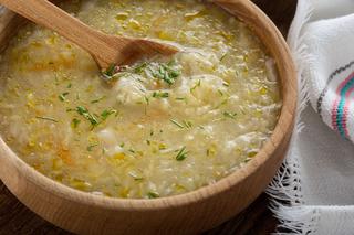 Zupa zarzucajka - prosta zupa z kapusty kiszonej. Bezkonkurencyjny przepis mamy