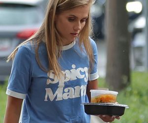 Agnieszka Kaczorowska. Tańcząca z córkami