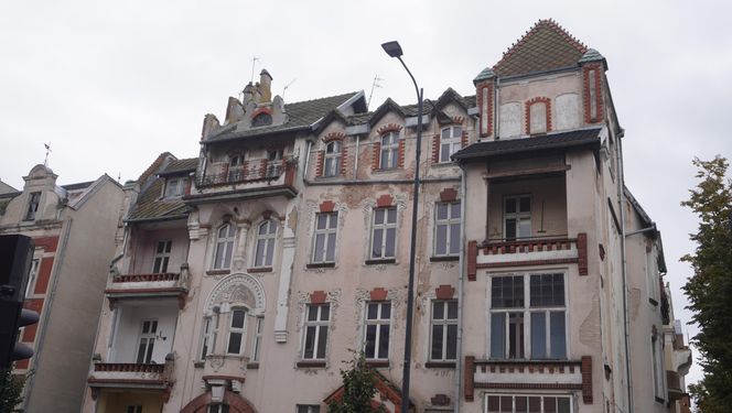 Zabytkowa kamienica w Olsztynie na sprzedaż. To największy pustostan w centrum miasta