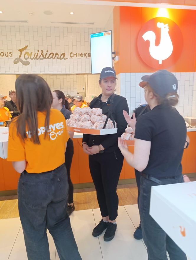 Kolejka czekała od 5 rano. Byliśmy na otwarciu Popeyes w Gdyni 