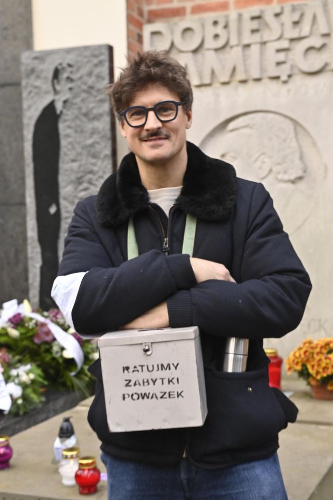 Gwiazdy kwestują na Powązkach