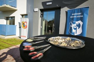 Nowe mieszkania komunalne w Lesznie oddane do użytku. Pierwsi lokatorzy odebrali klucze
