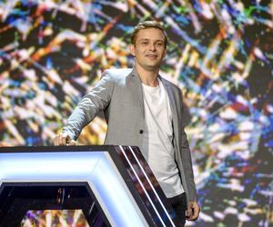 Gwiazdor Barw szczęścia zdjął spodnie w Pytaniu na śniadanie