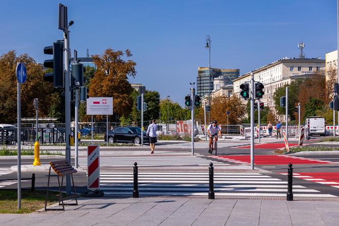 Efekty remontu pl. Na Rozdrożu w Warszawie