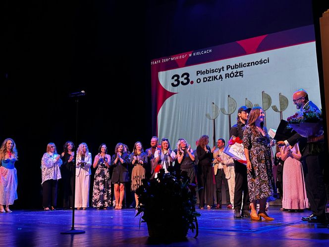 „Dzika Róża 2025” rozdana! Publiczność i dziennikarze wybrali najlepsze spektakle Teatru Żeromskiego w Kielcach