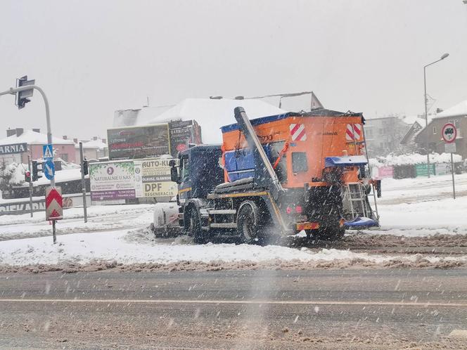 Potężny atak zimy w Małopolsce. Śnieg sypie bez przerwy