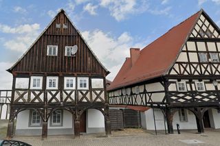 Sulików, dom w stylu przysłupowym w centrum 