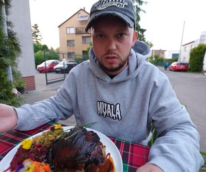 Książulo spróbował golonki w Bayer Landhaus po Kuchennych rewolucjach Magdy Gessler