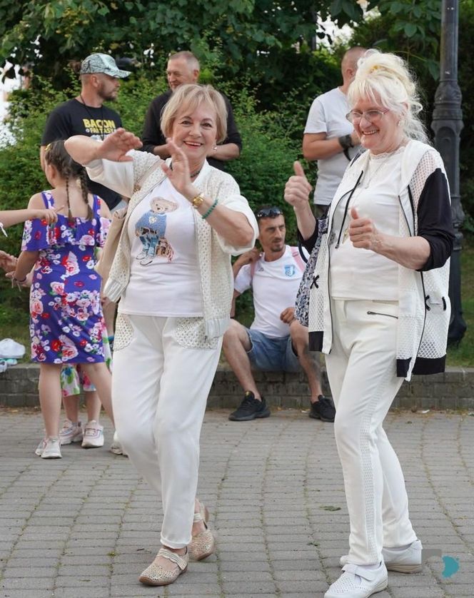 Potańcówka pod chmurką