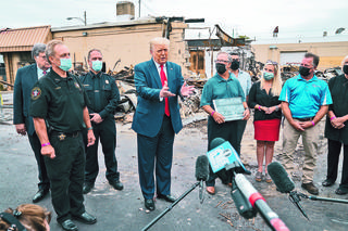 Prezydent Trump przyjechał do Kenosha. Grozi miastu wprowadzeniem Gwardii Narodowej