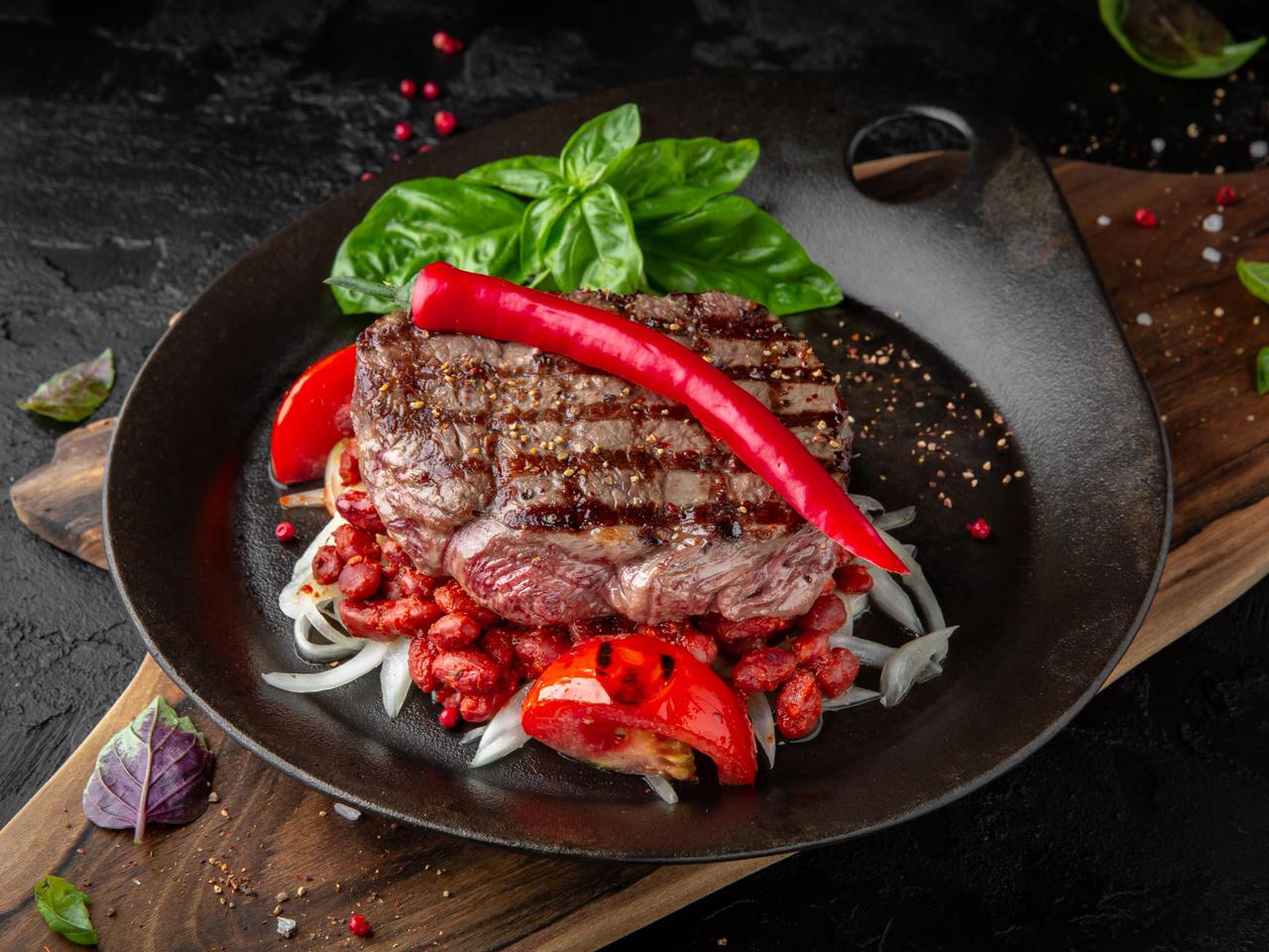 Karkówka po meksykańsku - przepis na genialną karkówkę z fasolą na ostro