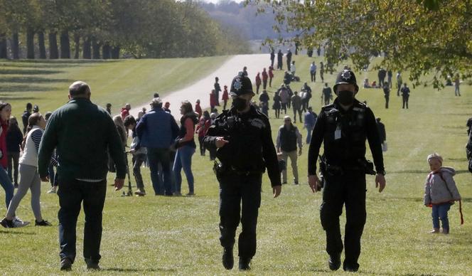 Pogrzeb księcia Filipa. Policja patroluje zamek Windsor