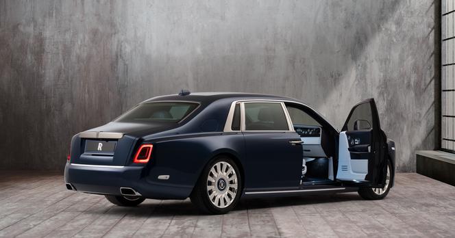Różany Rolls-Royce Phantom