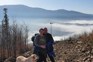 Autobus 15-osobowej rodziny zastępczej z Zabrza spłonął w drodze. Z pomocą przyszli dobrzy ludzie