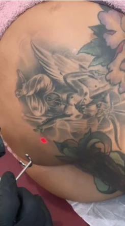  Blac Chyna usunęła diabła z pośladków 