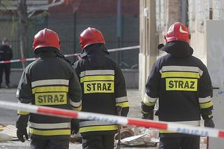 Pożar hali w Rzgowie pod Łodzią. Gasiło ją aż 14 jednostek straży, jeden strażak ranny!