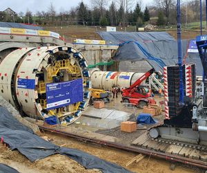 Wielkie chińskie maszyny TBM drążą najdłuższy tunel kolejowy w Polsce