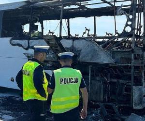 Pożar autobusu pod Ostródą. Jechały nim przedszkolaki z Iławy. 