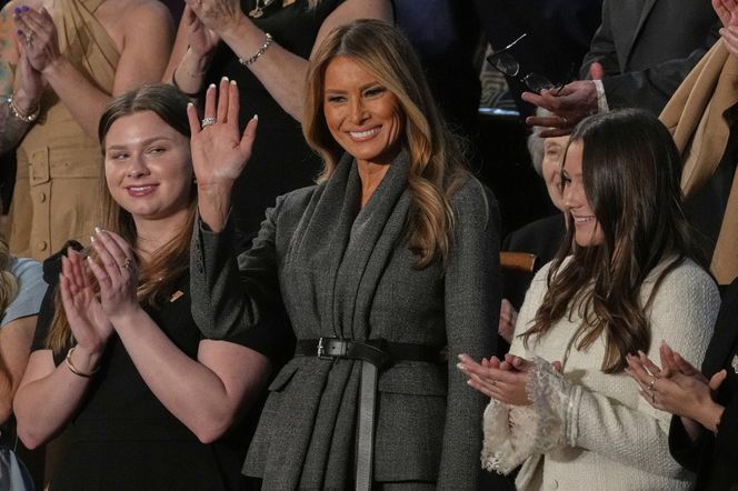 Milczała przez lata. Teraz Melania Trump mówi o intymnych zdjęciach w sieci.