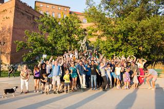 Zjechał już ze swoim tańcem kawał świata. Ostatnio zawitał do Krakowa! Where The Heck is Matt? [ZDJĘCIA, WIDEO]