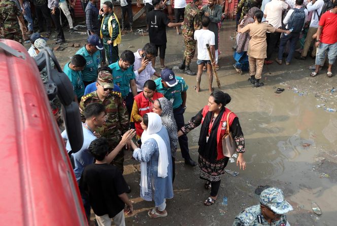 Samolot spadł na szkołę! Dziesiątki zabitych, 170 rannych