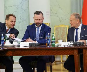 Iskrzy między Donaldem Tuskiem a Karolem Nawrockim