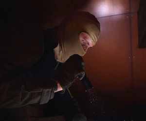 Starnowali bramę samochodem pancernym, obok lądował śmigłowiec z antyterrorystami. Spektakularna akcja policji na Mazowszu