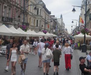 Tłumy na Piotrkowskiej. Zobacz, jak wygląda wizytówka Łodzi podczas urodzin miasta [ZDJĘCIA]