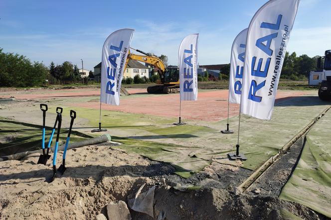 To będzie jedno z najnowocześniejszych centrów tenisowych w Polsce. Przy pływalni Akwawit rozpoczęła się budowa hali sportowej za 10 milionów złotych [ZDJĘCIA]