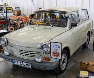  Czerwone ferrari warte 2,5 miliona euro w Poznaniu.