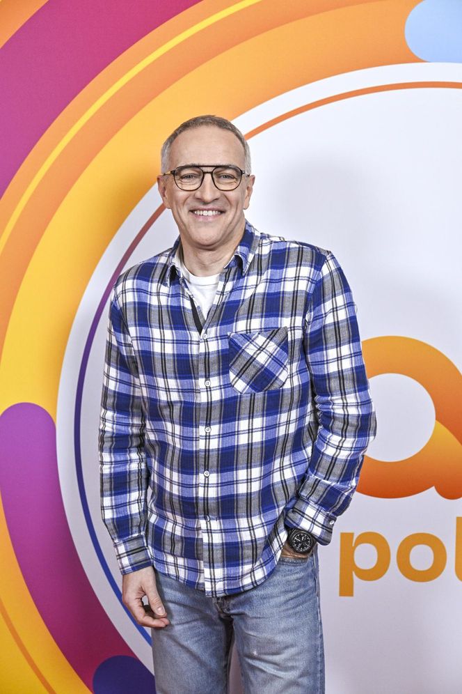 Paweł Orleański tłumaczy się ze schadzki. Tak całuje na każdym "spotkaniu biznesowym"