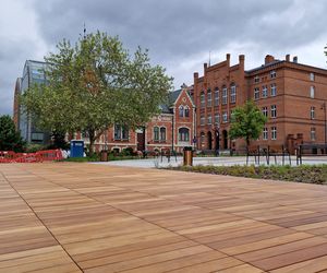 Rybi Rynek w Bydgoszczy niemal gotowy. Eleganckie nabrzeże już cieszy oczy!