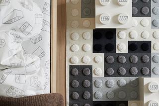 LEGO® łączy siły z H&M. Wiemy, jakie produkty znajdą się w limitowanej kolekcji tych marek