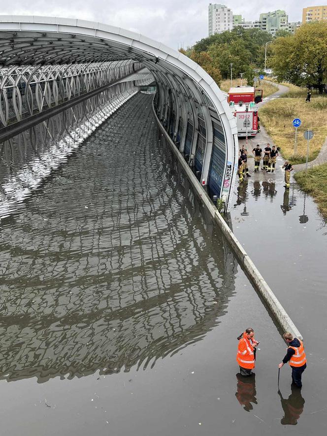 Trasa Armii Krajowej zalana wodą 