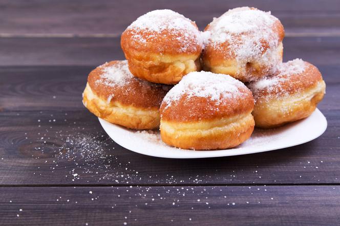 Przepis na pączki z 1 kg mąki